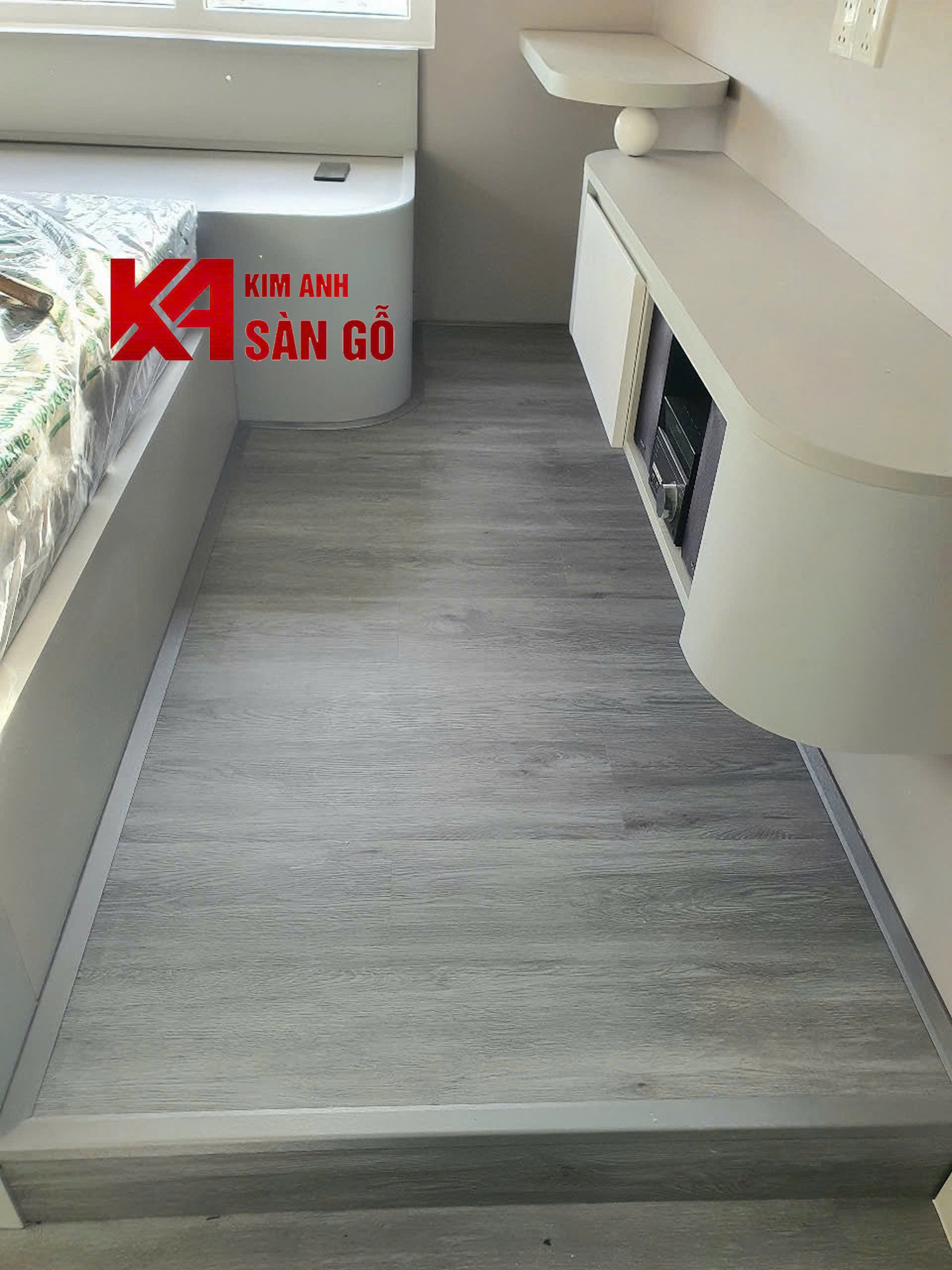 Sàn Nhựa Hèm Khóa Giả Gỗ 4MM+1MM XPE SG-83013