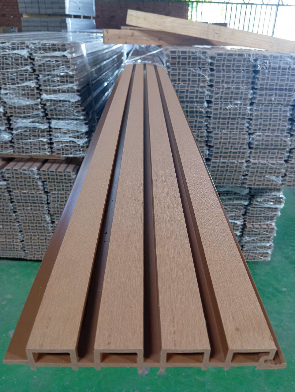 Tấm Ốp Lam Sóng Ngoài Trời VN-01 Teak